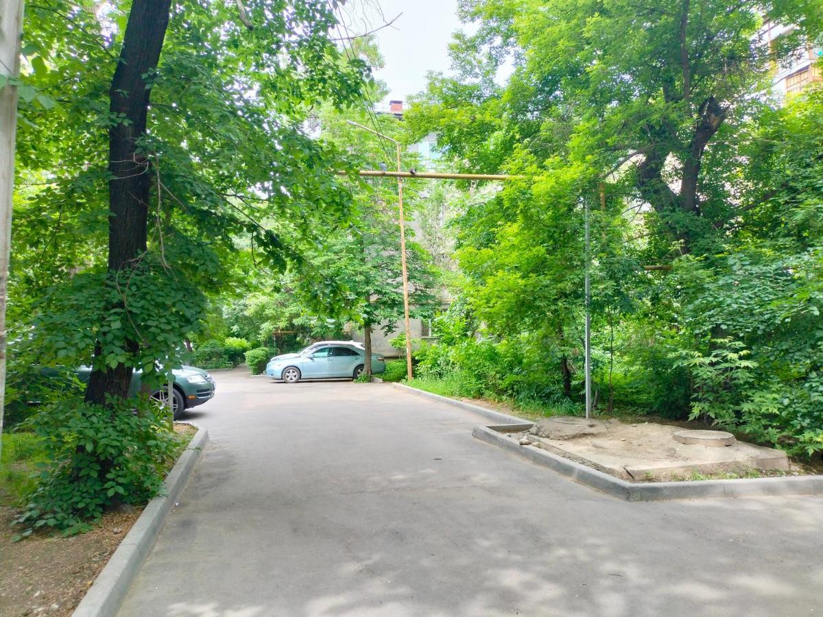 Квартира Рядом Арбата, Гоголя 92 Almaty Exterior foto